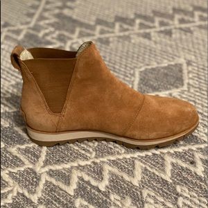 Slightly used - Sorel Harlow Chelsea Boot - 7.5